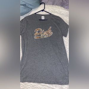 Oversized grey shirt with leopard logo